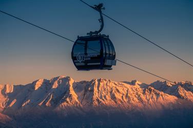 Image for: SINGLE RIDES